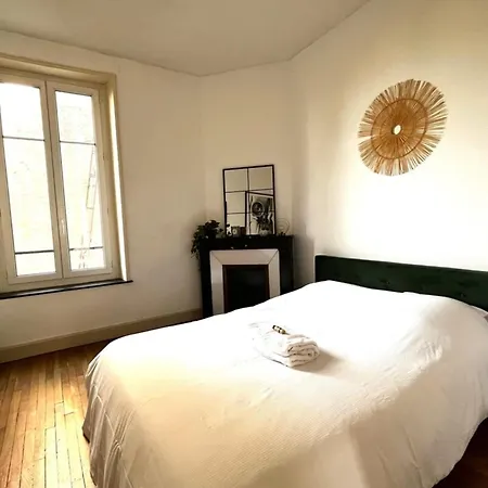 Artem Thermal F2 Equipe Apartment